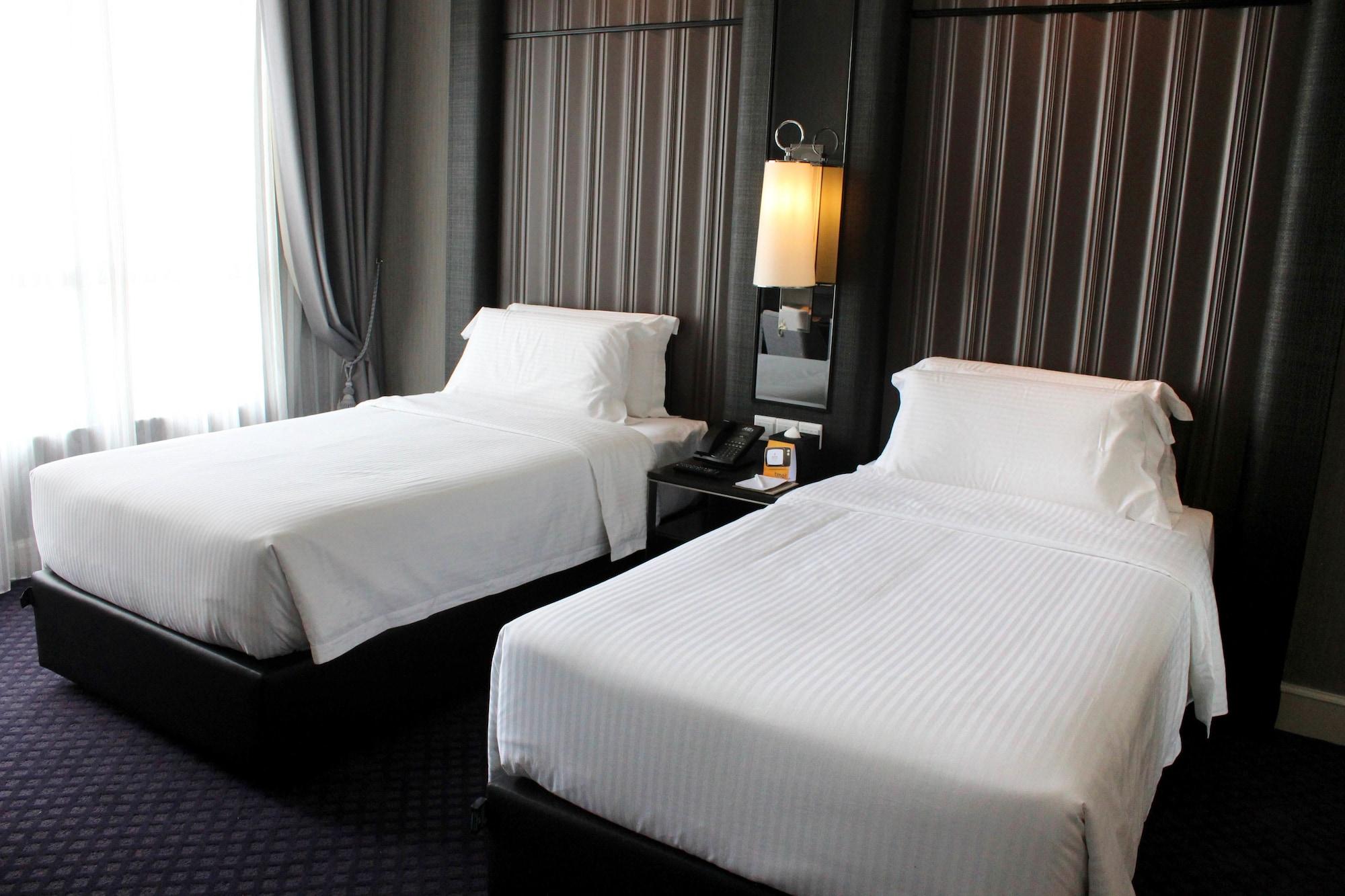 Hatten Place Melaka Buitenkant foto A room at the hotel