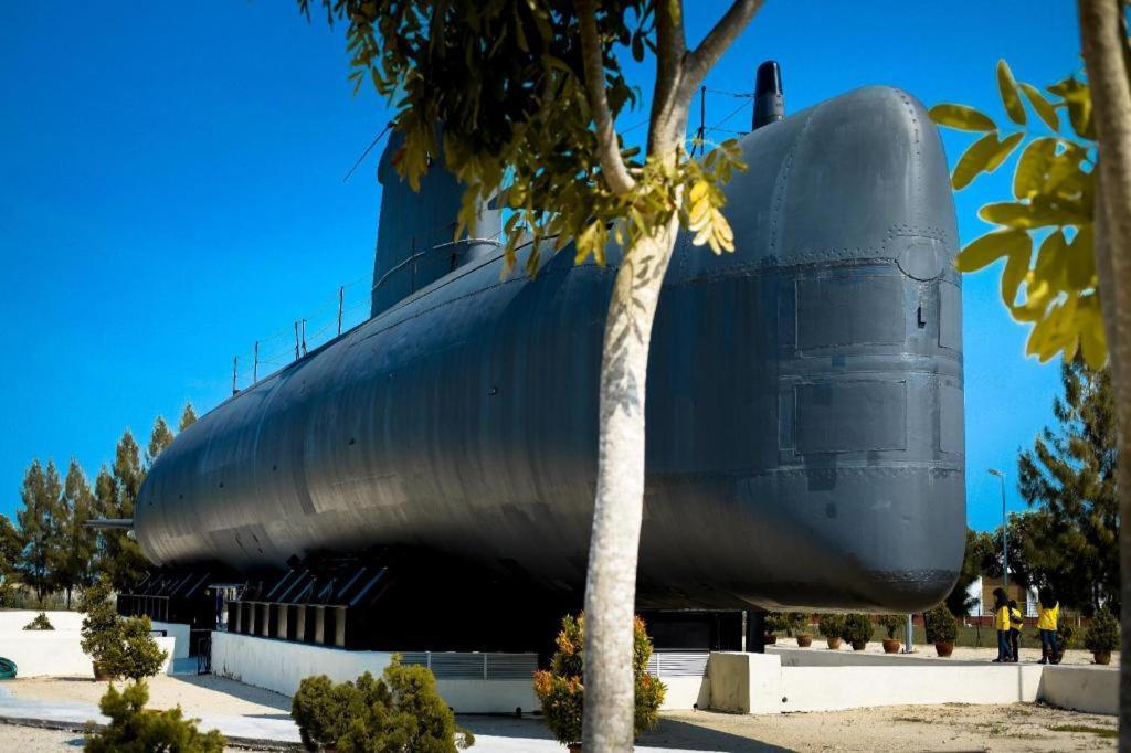 Hatten Place Melaka Buitenkant foto The submarine museum